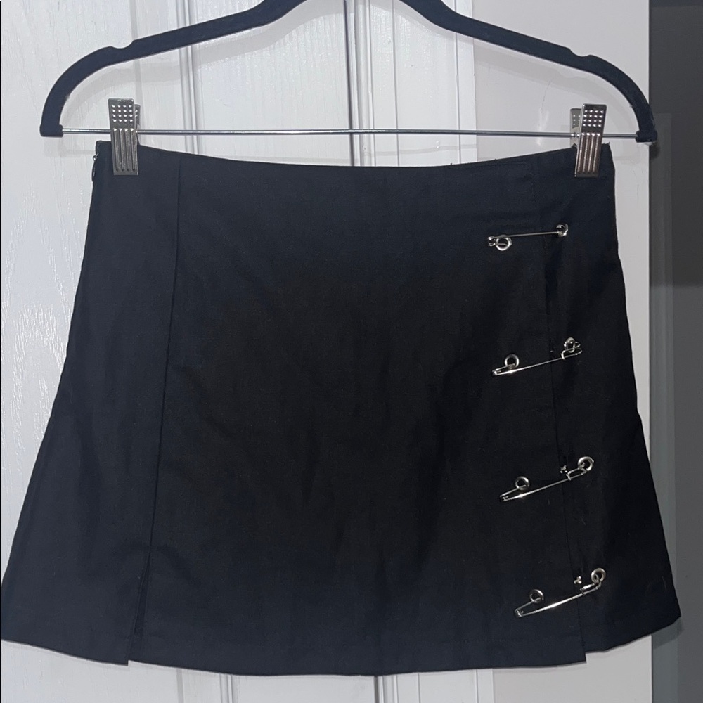 Unbranded hand made black mini skirt with safety pin detail Size Small
